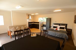 Large 1 bedroom family unit